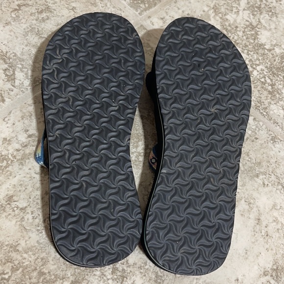 Teva Women's Olowahu Sandal - Picture 7 of 7